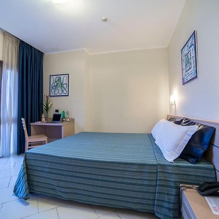 Hotel Cosmomare Пьяно-ди-Сорренто Экстерьер фото